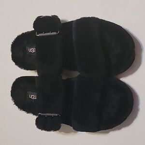 Black Women's UGG Fluff Yeah slide sandals.  Size 9.
